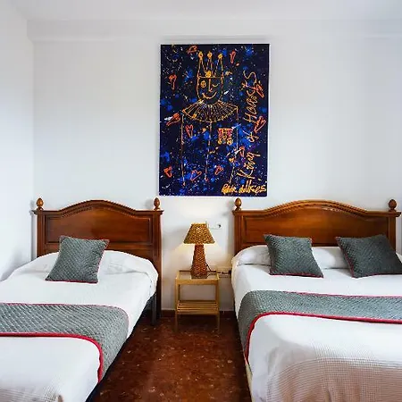 Oyo Errizas Hotel